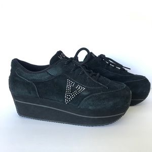 volatile women's expulsion fashion sneaker